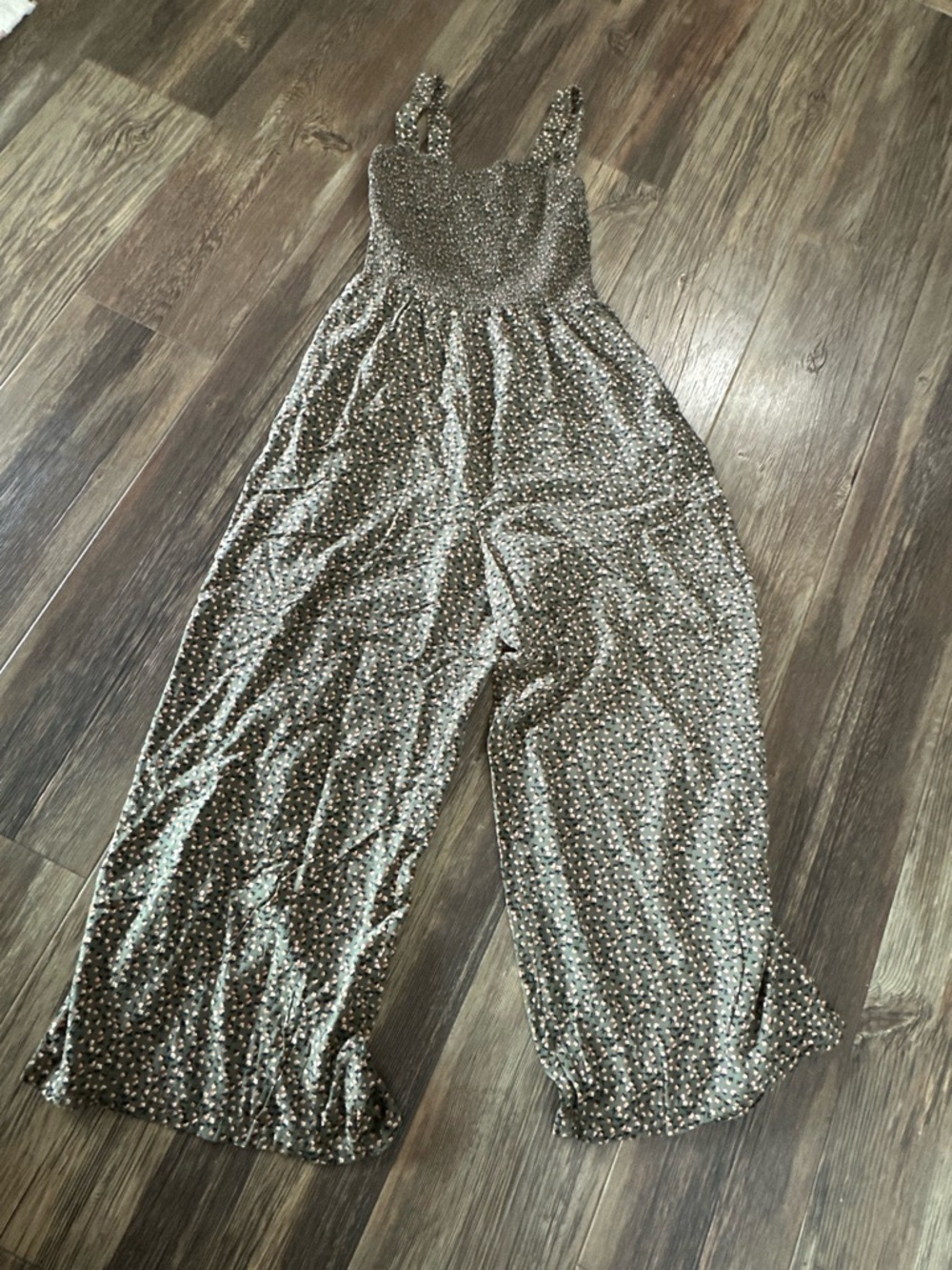 Dokotoo green dainty floral jumpsuit wide leg comfy women’s M summer tank